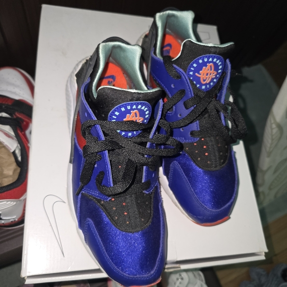 Nike Men's Blue and White High-Top Sneakers - Picture 5 of 14